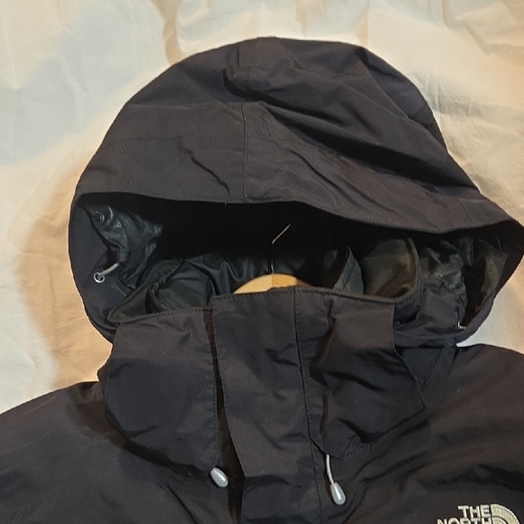 The North Face Women's Black Ski Jacket - Picture 4 of 9